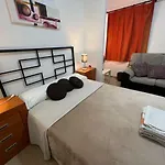 Δωμάτια σε οικογενειακή κατοικία Alquiler De Privadas Con Bano Compartido Y Areas Comunes