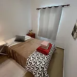 Alquiler De Privadas Con Bano Compartido Y Areas Comunes *