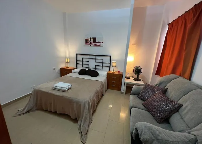 Alquiler De Privadas Con Bano Compartido Y Areas Comunes Δωμάτια σε οικογενειακή κατοικία *